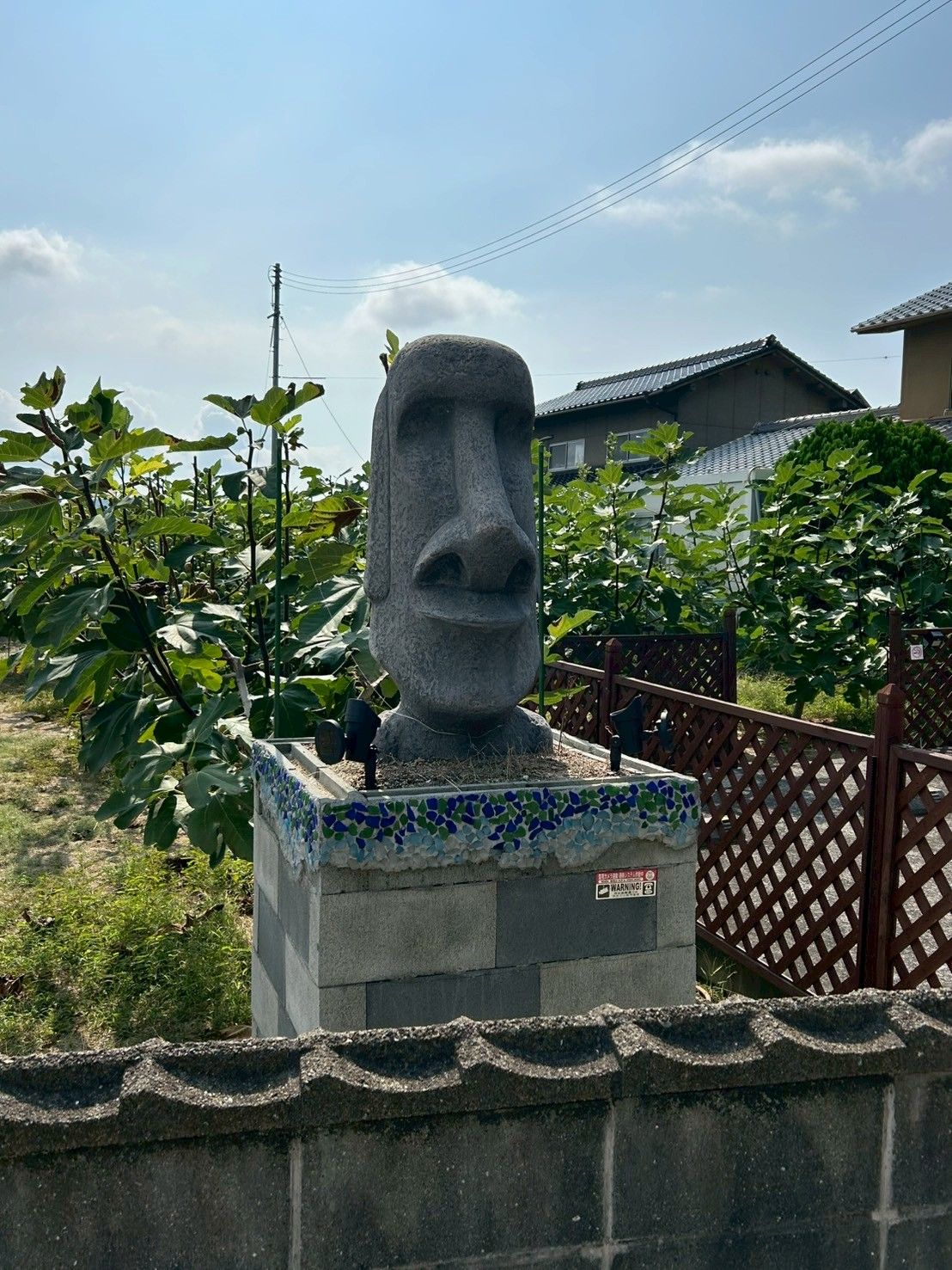 向島のモアイ像